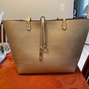 NWOT Reversible Vegan Leather Tote w Double Handle